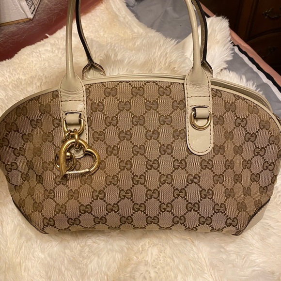 SALE. Authentic Gucci in amazing condition ❤️💕💜 - Picture 14 of 14